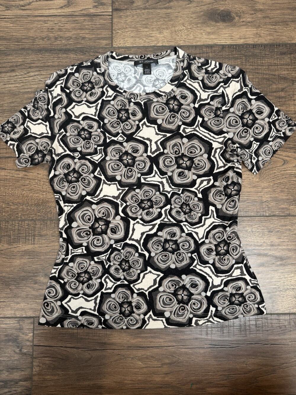 Women’s St John Short Sleeve Top Floral Print Sz S Black Gray White Soft413413